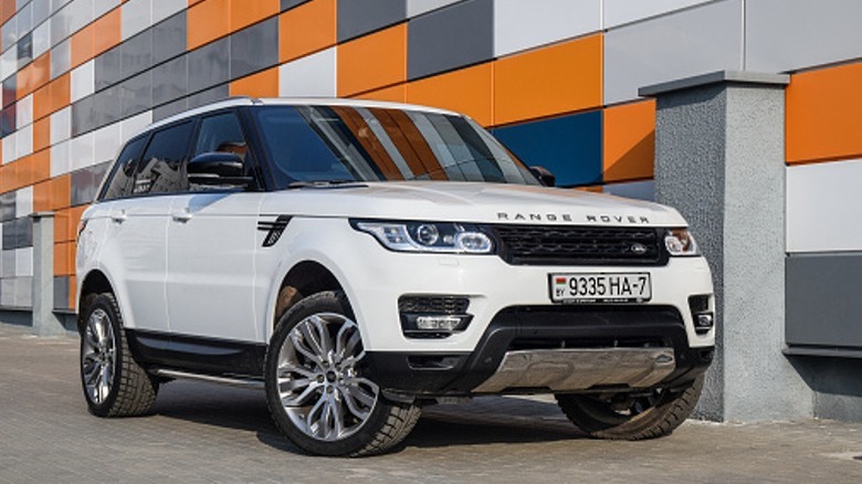 White Range Rover