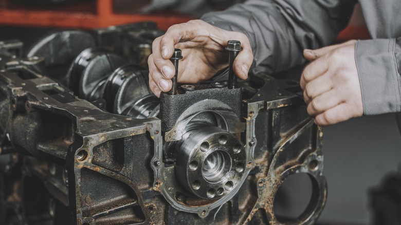 Crankshaft main bearing repair