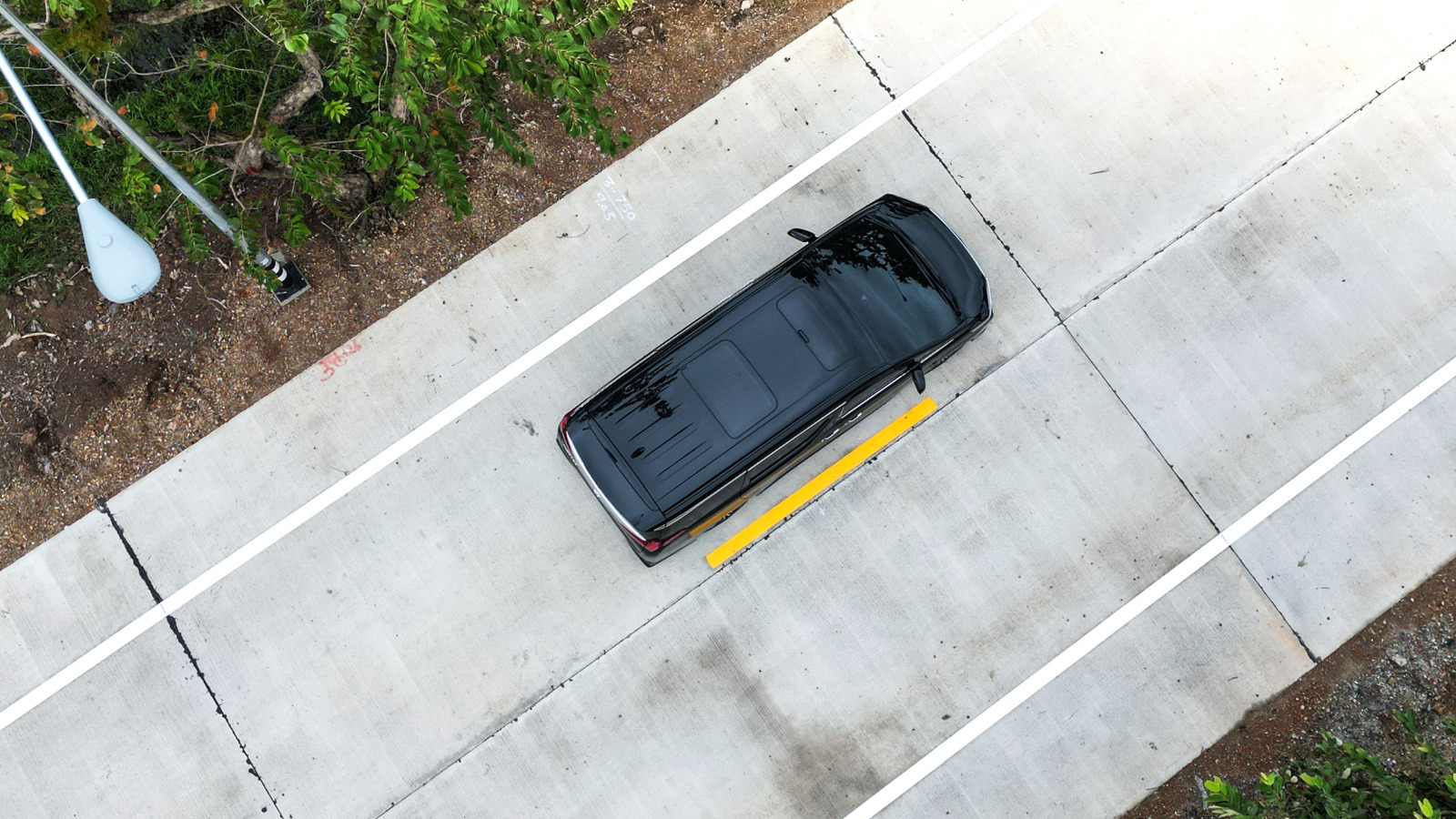 What Are Those Ridges On The Roof Of An SUV For?