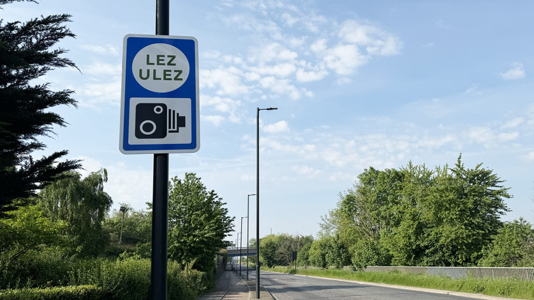 ULEZ road sign