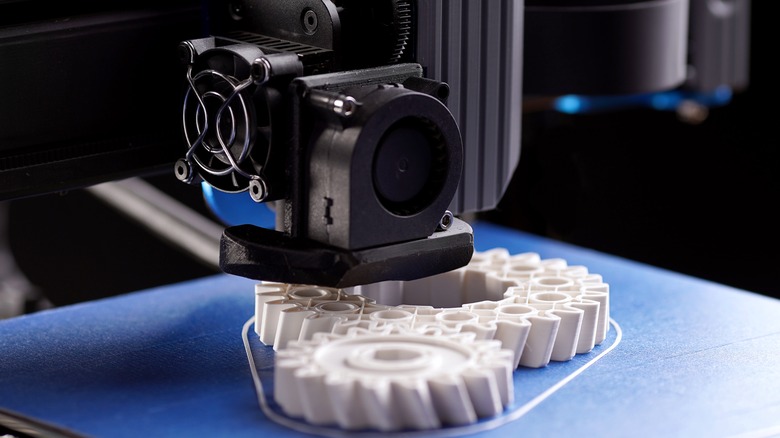 3D printer printing gears
