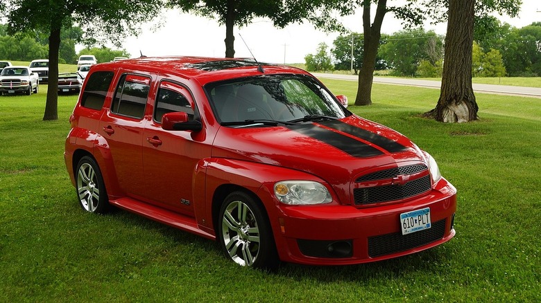 Chevrolet HHR S parked in grass