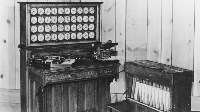 The Hollerith tabulator and sorter box