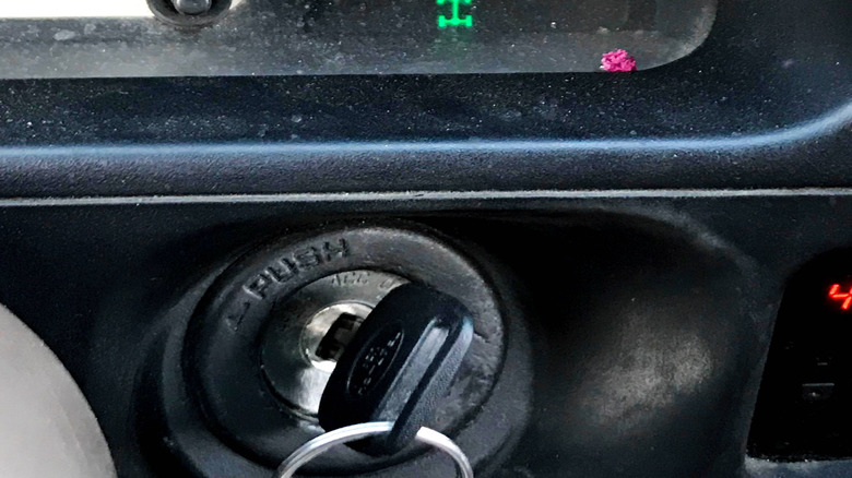 all-wheel drive light on dashboard