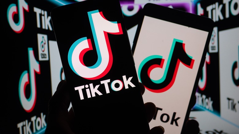 What Does Nudge Mean On TikTok (And What Does It Do)?