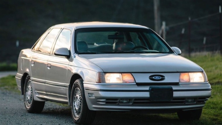 1989 Ford Taurus SHO front end