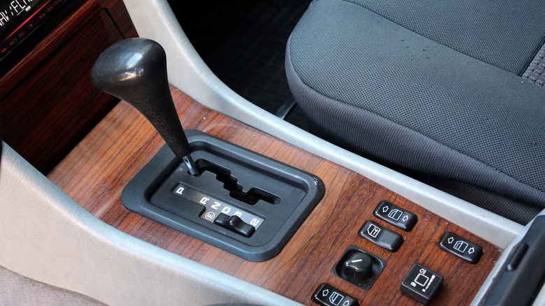 Automatic transmission shifter knob