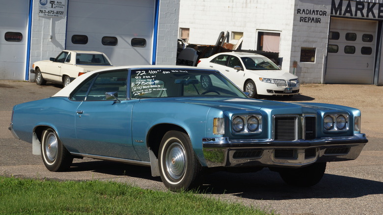 1972 Pontiac Catalina Coupe front quarter