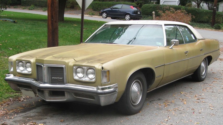 1972 Pontiac Catalina 4-door Hardtop front quarter