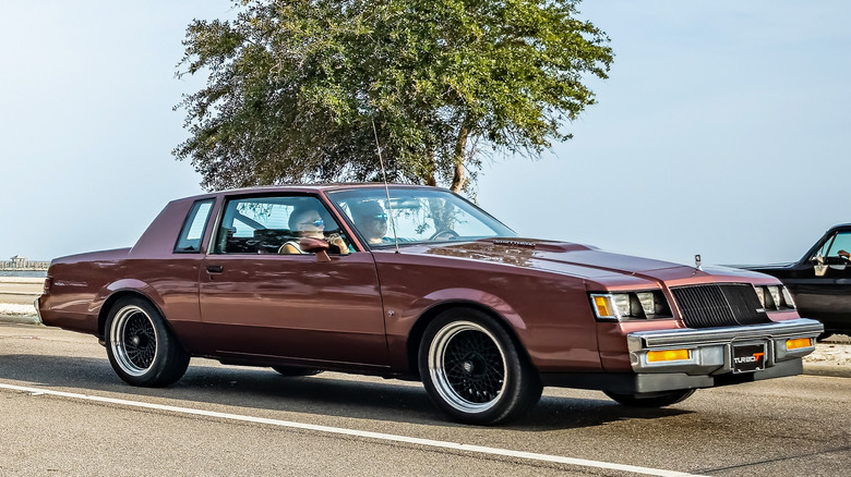 Front 3/4 view of 1987 Buck Regal Turbo-T in a parking lot