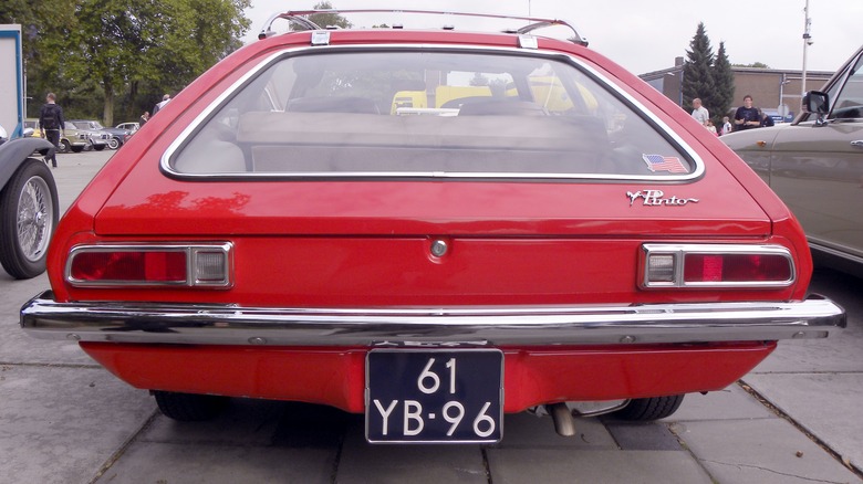 rear of Ford Pinto Runabout