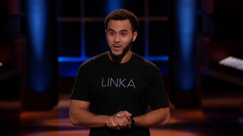 Mohamed Mohamed pitching Linka on "Shark Tank"