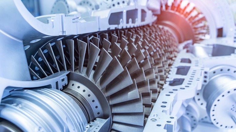 turbine engine cross section