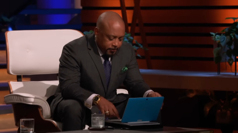 Daymond John using a Tanoshi on "Shark Tank"