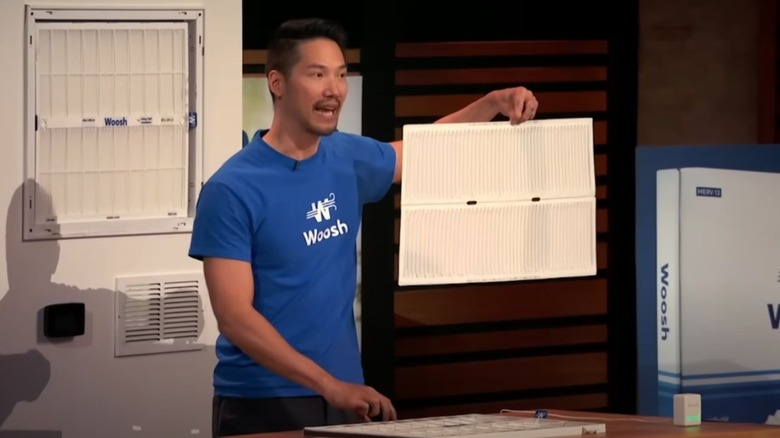 Woosh founder Winston Mok showcasing the fold filter