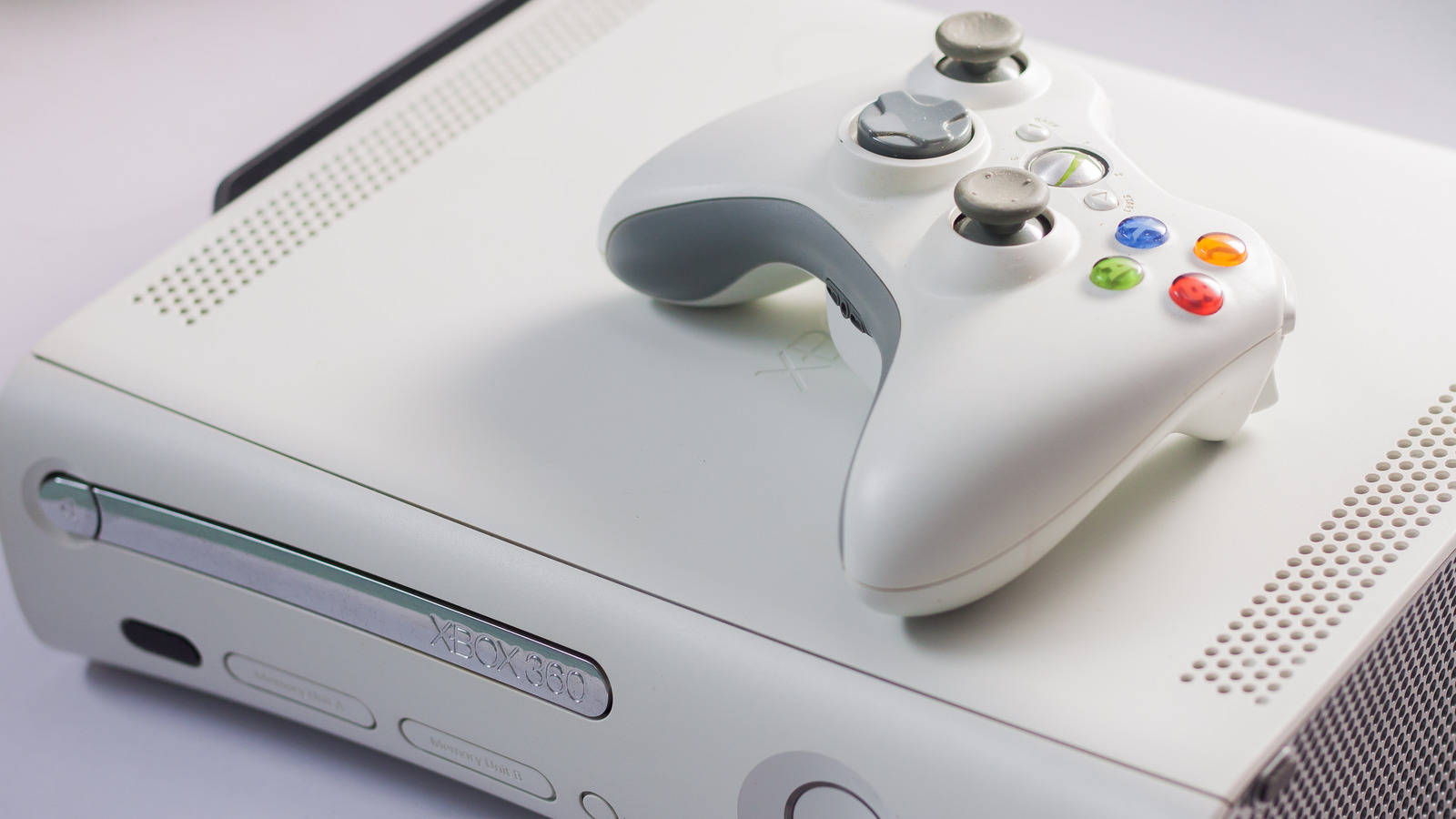 Buy Your Xbox 360 Games Now, Before the Store Shuts Down