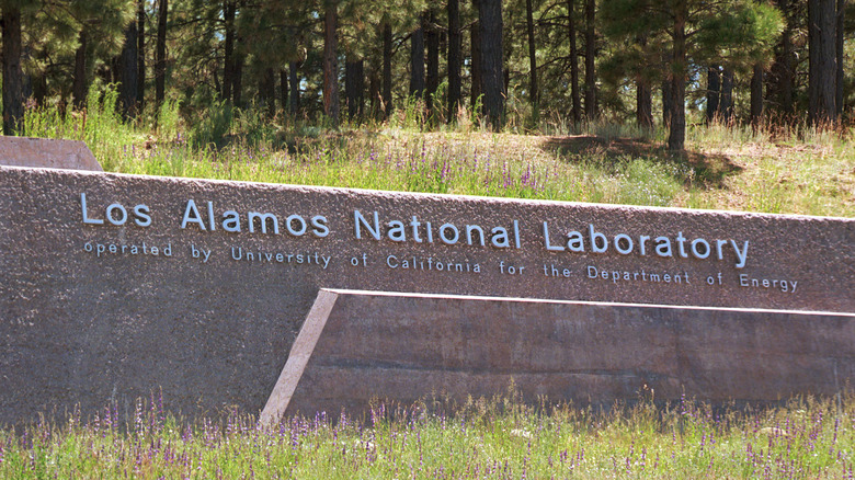 Los Alamos laboratory sign