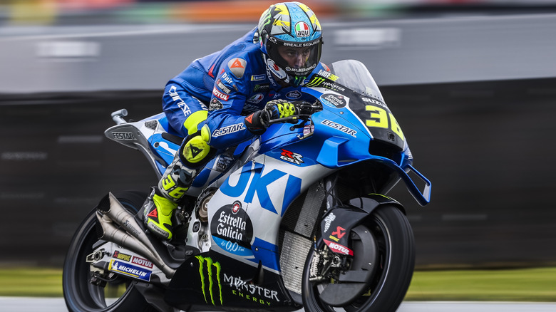 Rider racing on a Suzuki motorcycle