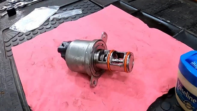 DIYing a powerstroke diesel egr valve replacement