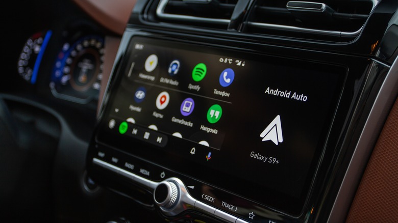 Android auto on console screen