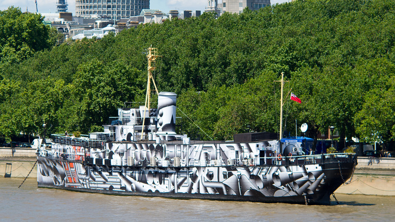 HMS President in dazzle camouflage 