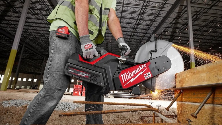 Operating a cordless chop saw