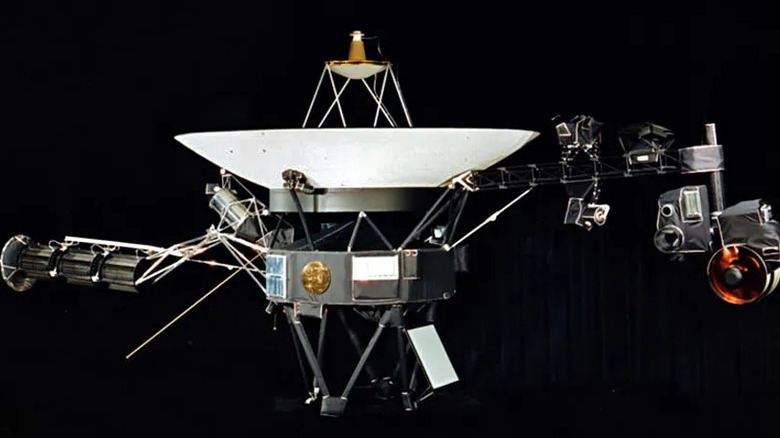 Voyager spacecraft mounted Golden Record