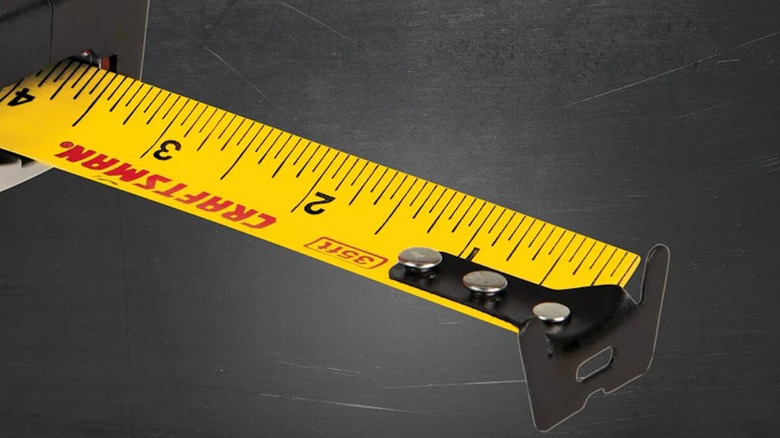 The hook slot and end of a tape measure