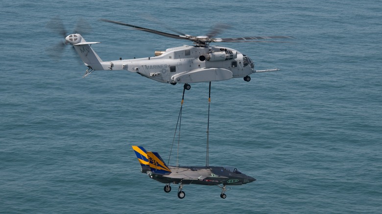 CH-53K King Stallion carrying F-35