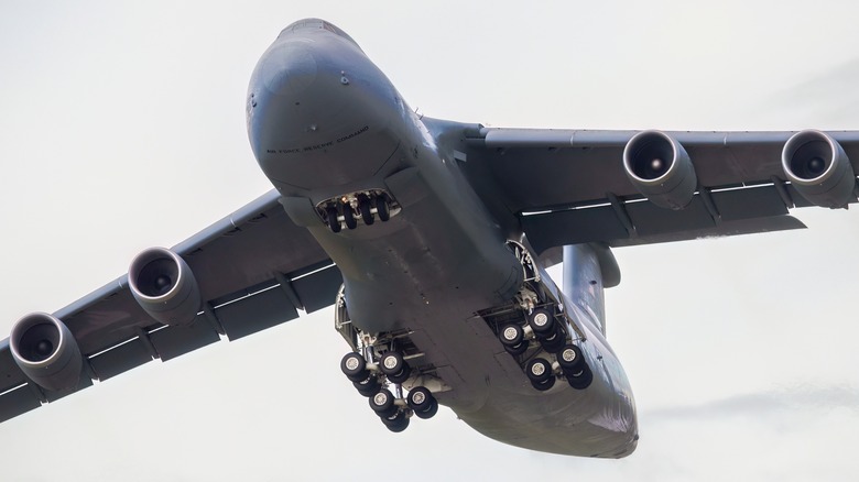 C-5M Super Galaxy  flight from below