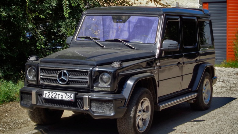 Mercedes-Benz W463 G 300 parked