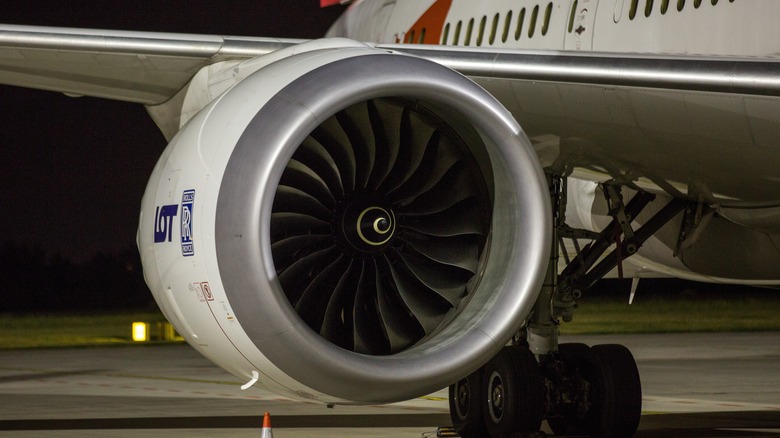 Trent 1000 on Boeing 787 Dreamliner wing