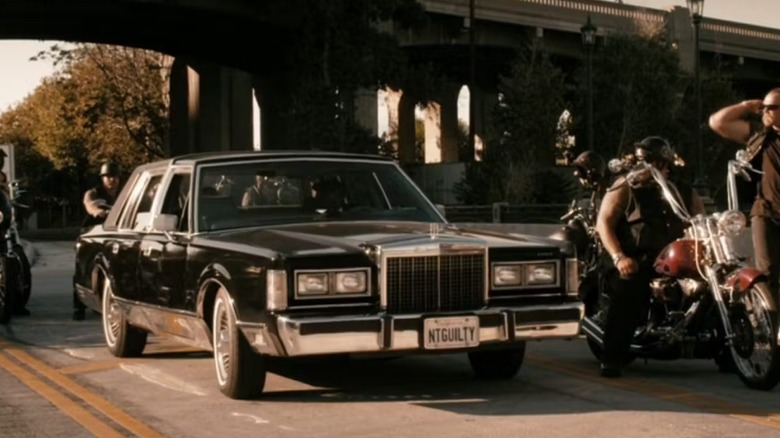 1986 Lincoln Town Car in the Lincoln Lawyer movie