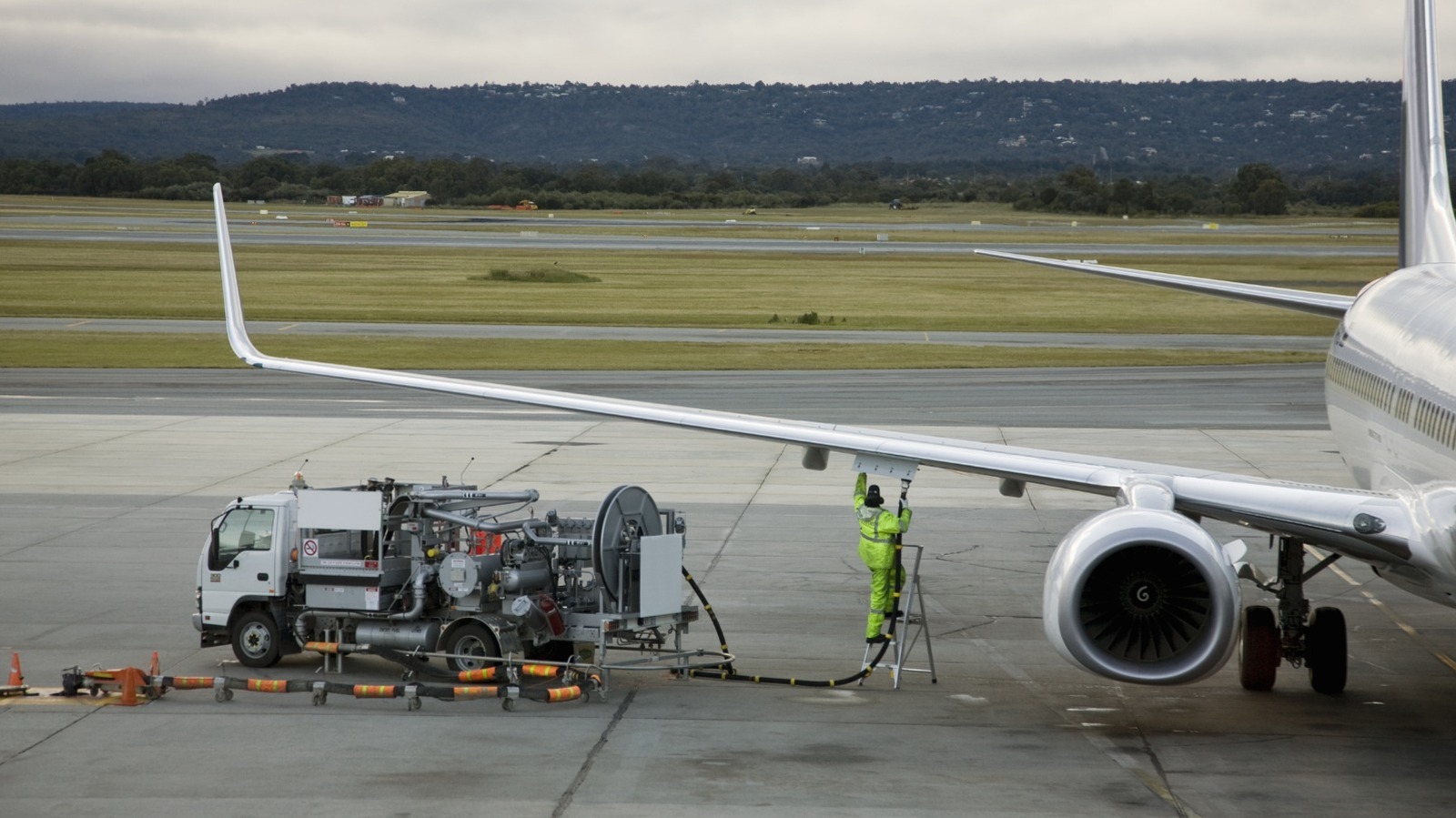 What Kind Of MPG Does A Commercial Airplane Get?