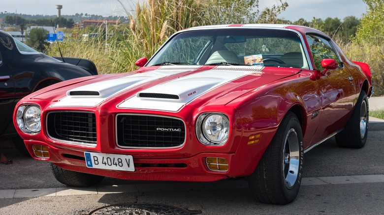 Front 3/4 view of second-generation Pontiac Firebird Formula