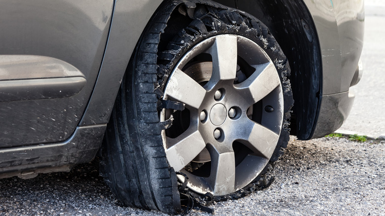 what-really-happens-when-a-car-tire-fails