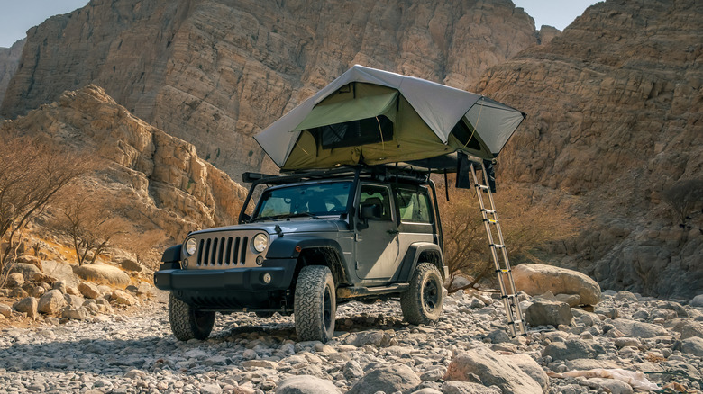 Jeep Aftermarket Tent