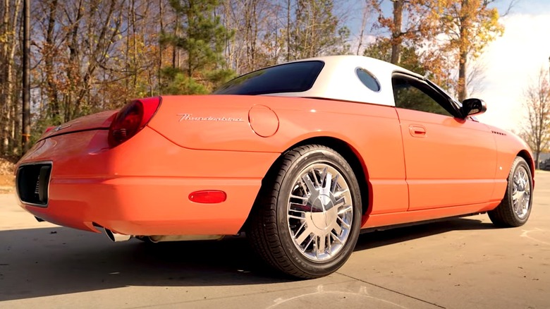 '03 007 Ford Thunderbird