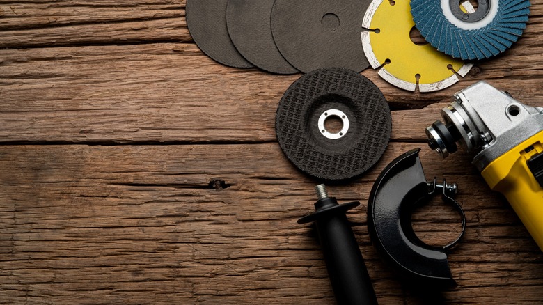 Angle grinder discs of different compositions.