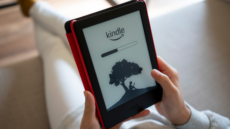 Amazon Kindle e-reader loading screen