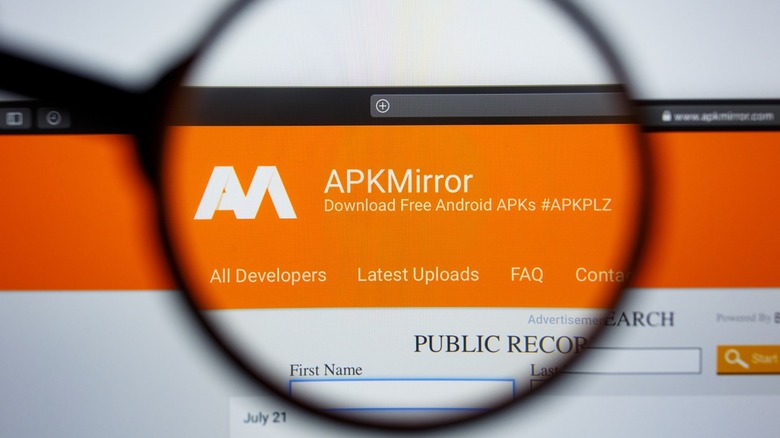 Magnifying glass on APKMirror website