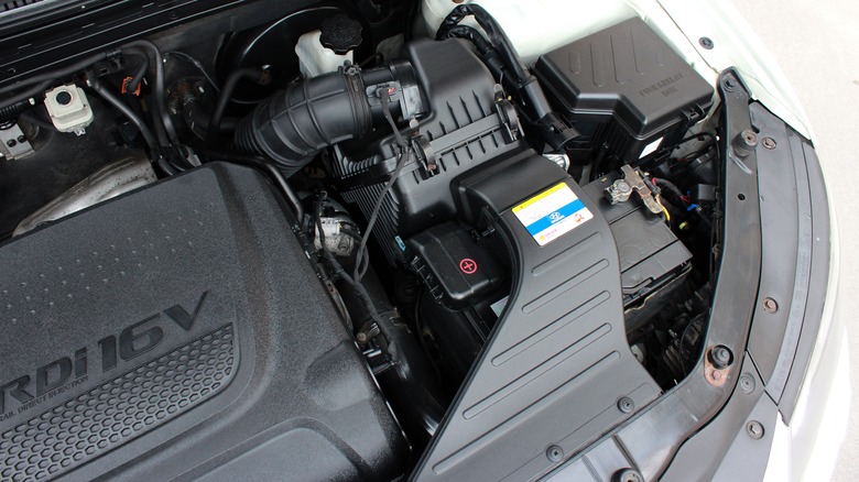 The engine bay of a Hyundai Santa Fe