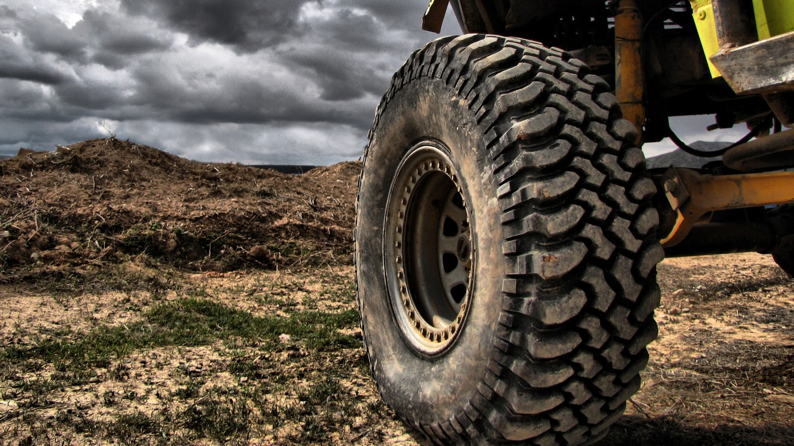 What Type Of Rims Are Best For Off-Roading (And Which Are The Worst?)