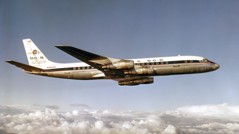 McDonnell Douglas DC-8 flying