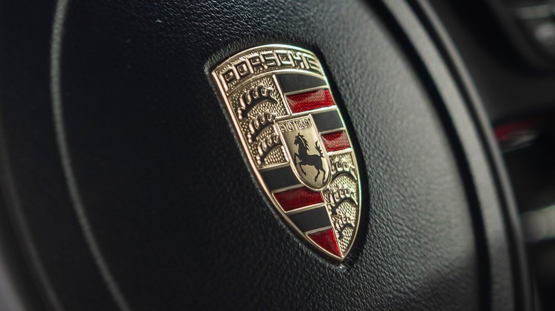 Porsche badge wheel