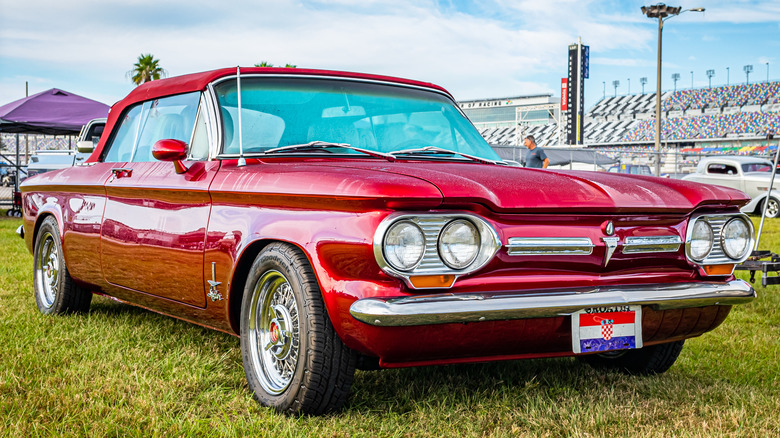 Front 3/4 view of 1962 Corvair Monza Convertible