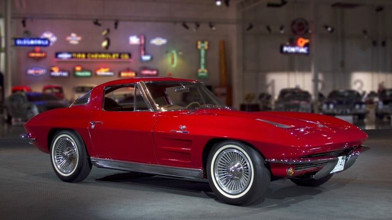 Front 3/4 view of 1963 Corvette split-window coupe