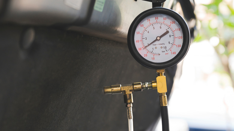 Fuel pressure test