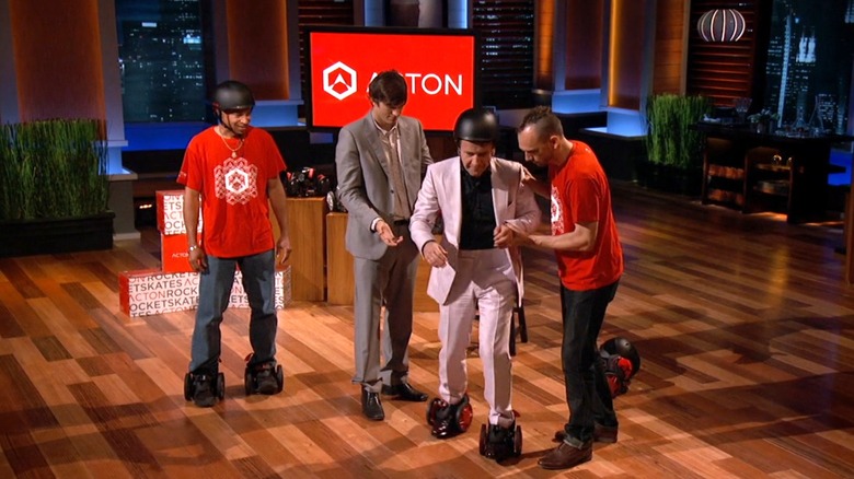 Robert ﻿Herjavec tries out Acton's Rocket Skates on Shark Tank Season 7