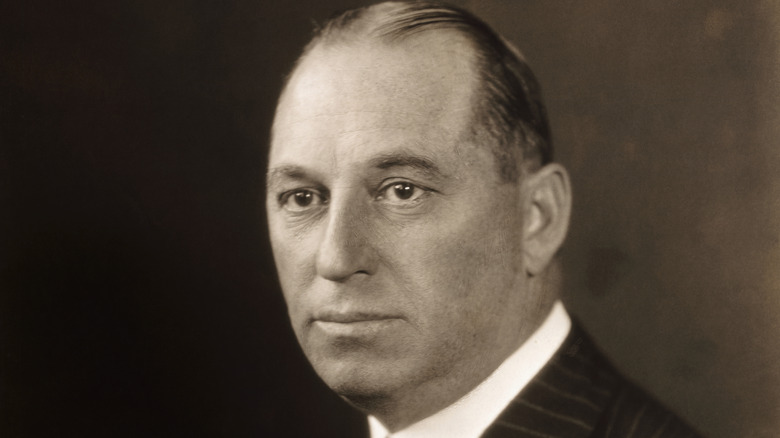 Walter Chrysler posing